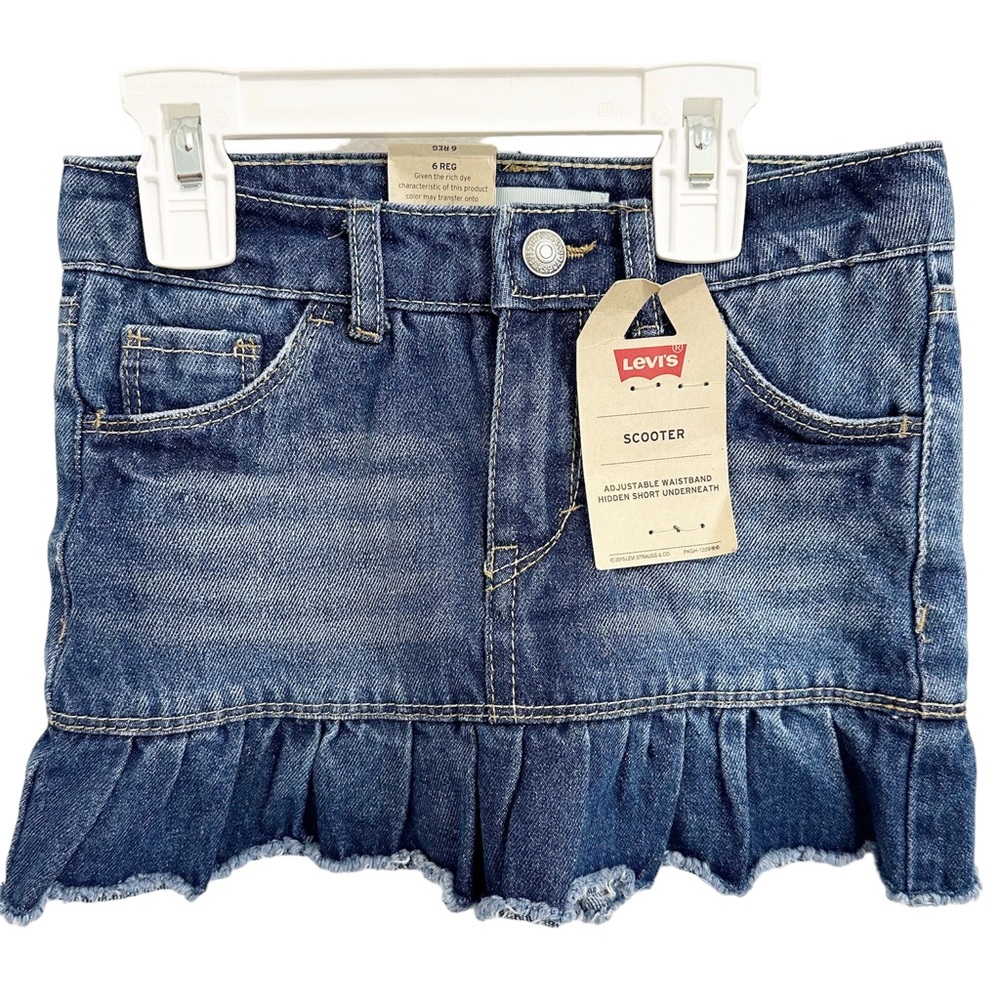 NWT Levi’s Scooter Size 6 Reg